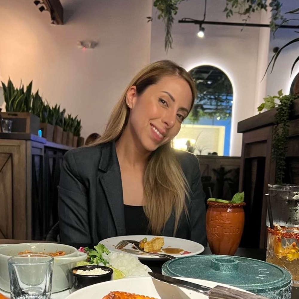 Meet your Posher, Cee cee